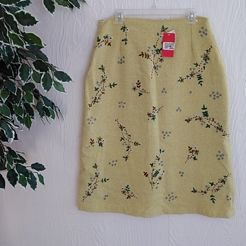 NWT vintage Oilily Tweed embroidered floral skirt